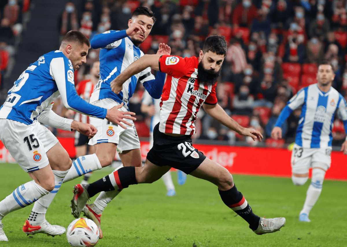 足球- 太狠了！阿扎伦卡关键节点败北风云突变毕尔巴鄂竞技今夜战术微调，迈阿密热火调整名单备战欧联